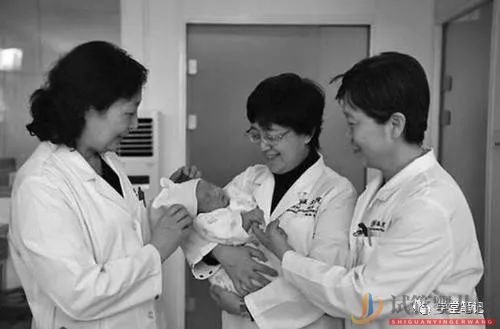 中國第一例“試管嬰兒”已經(jīng)33歲,她的現(xiàn)狀卻令人驚訝(圖2)