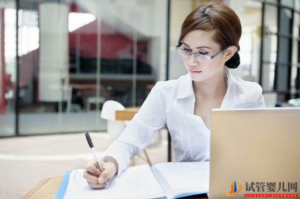 美國試管嬰兒專家:預計30歲以后生子,要注意流失的生育力(圖1) 美國試管嬰兒專家:預計30歲以后生子,要注意流失的生育力(圖1)