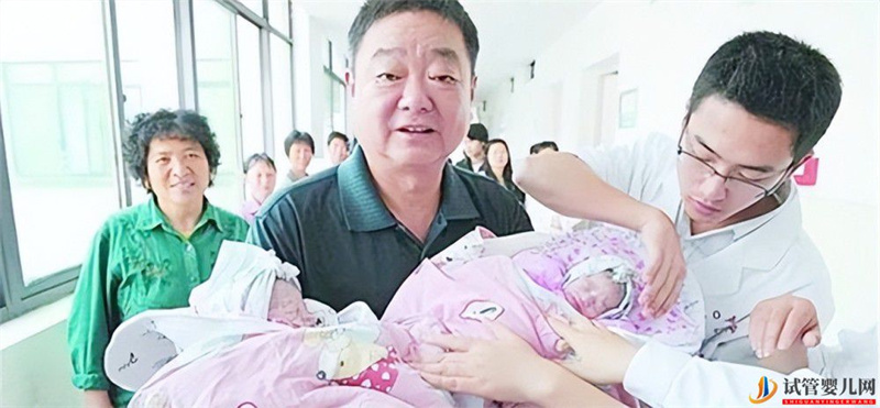 試管嬰兒網(wǎng):12年前,試管雙胞胎的60歲大媽,現(xiàn)哭訴_很后悔,有來世我不會再生(圖7) 12年前,試管雙胞胎的60歲大媽,現(xiàn)哭訴_很后悔,有來世我不會再生(圖7)