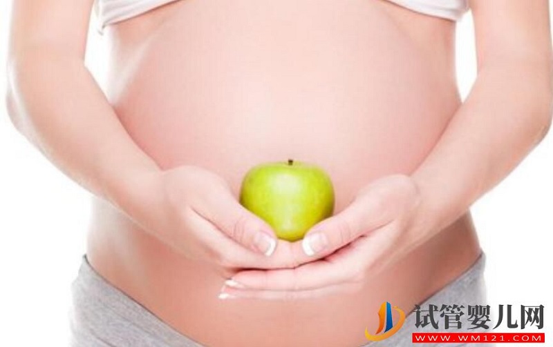 懷孕時的寶媽們應該如何選擇衣服？怎樣看起來更得體？(圖1)