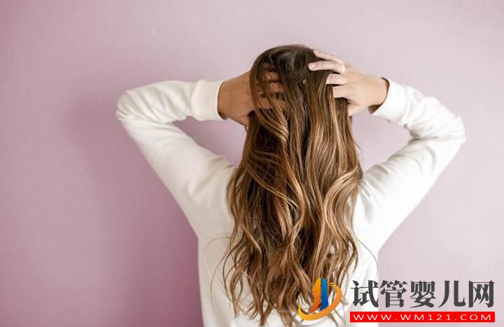 懷孕時的寶媽們應該如何選擇衣服？怎樣看起來更得體？(圖2)