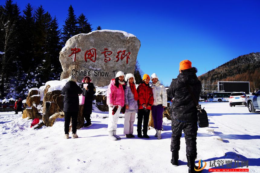 “雪”迎八方客 中國雪鄉景區正式開園(圖1)