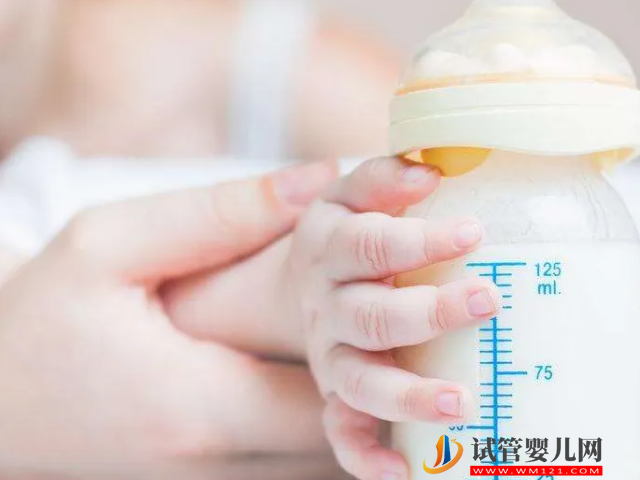 母乳和奶粉最大的區(qū)別有4點(diǎn)，哪個(gè)營(yíng)養(yǎng)更高看了就知道(圖2)